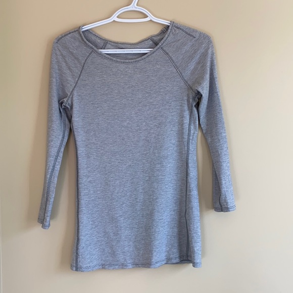 Lululemon physically fit 3/4 sleeve - Picture 2 of 5